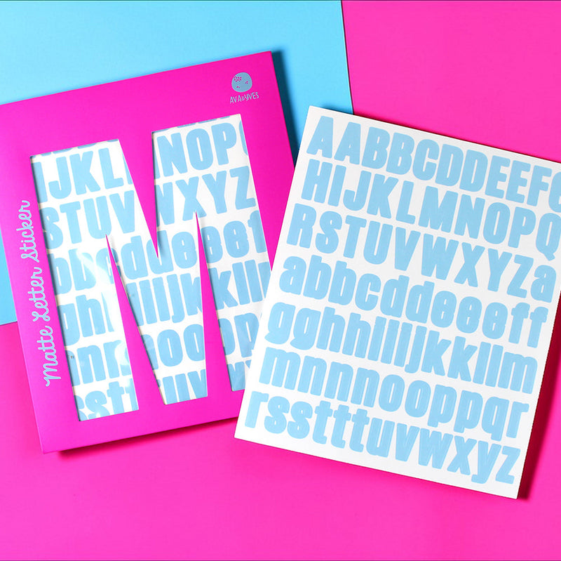 Hellblaue Letter Sticker