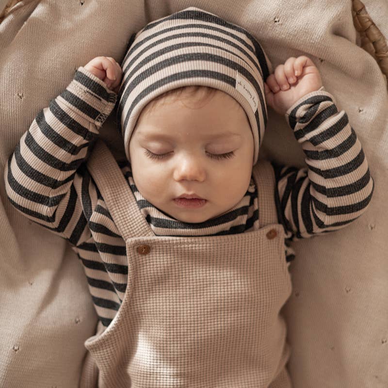 Dünne Baby Haube gestreift